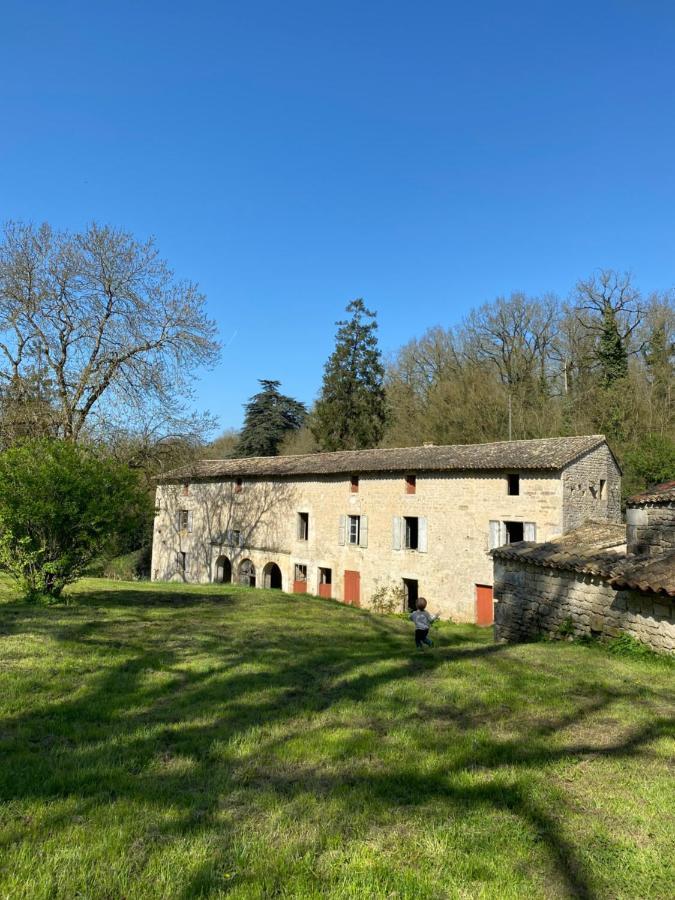Chateau Des Loups - Les Pommiers Echire Eksteriør bilde